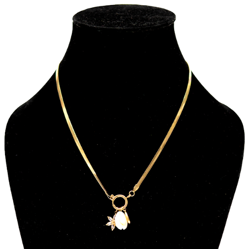 Elegant Gold Pendant Necklace for Women with Floral Charm